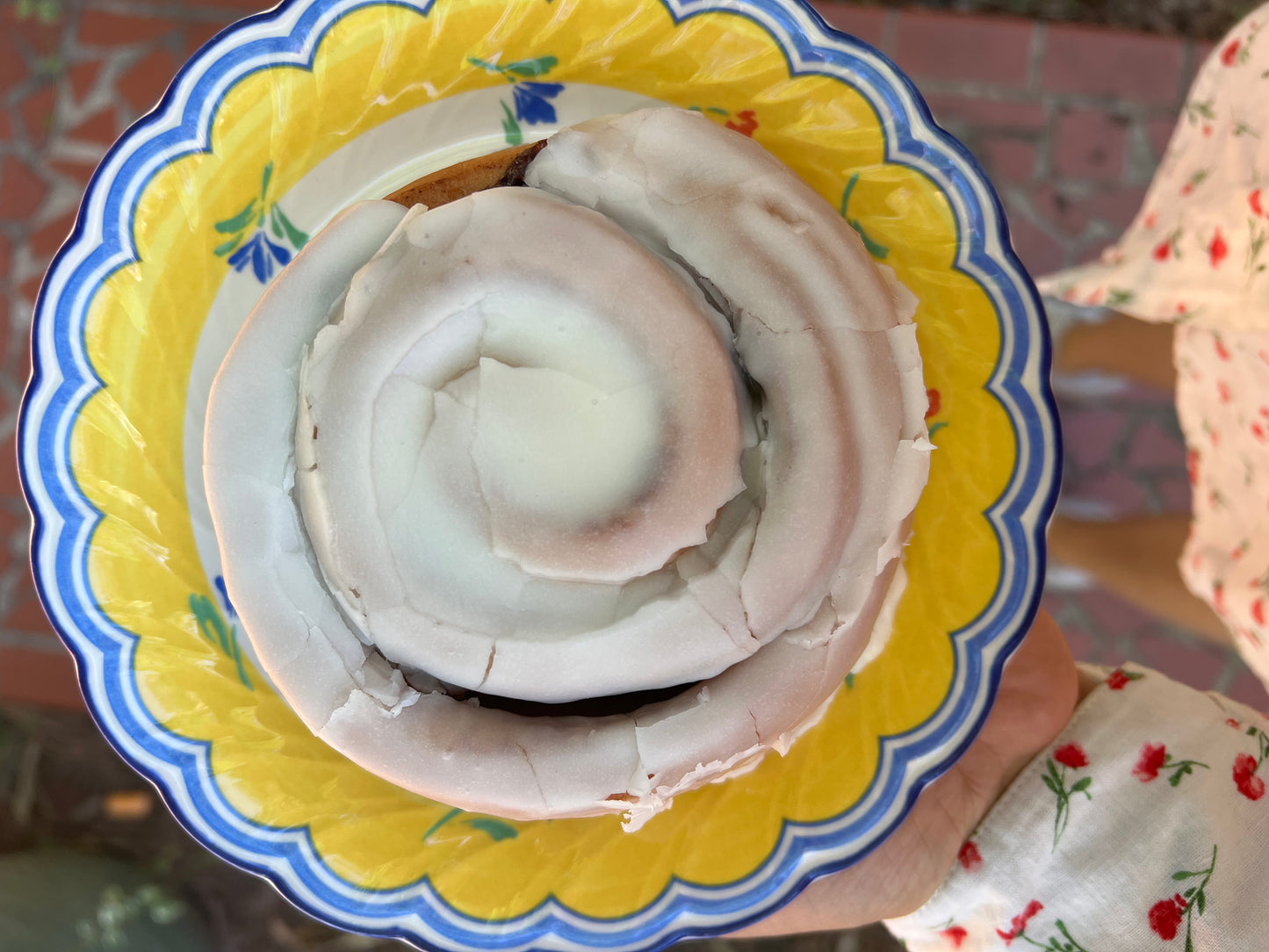 Cinnamon Bun with buttermilk glaze